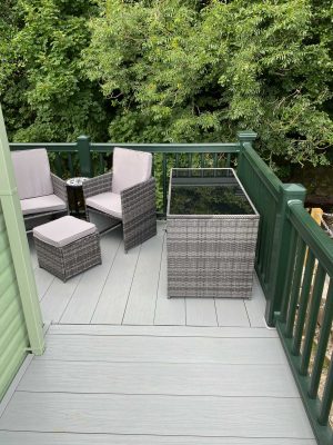 you can fit a 2 seater cube set on this deck